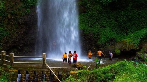 Air Terjun Grojogan Sewu solo